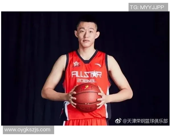 南京足球队在杯赛积分榜上以60分稳居第一名展现强劲实力